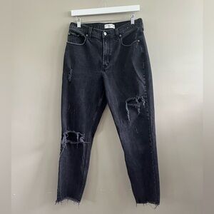 Abercrombie & Fitch The Mom High Rise jeans.